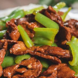 Menu beef with green pepper & black bean sauce